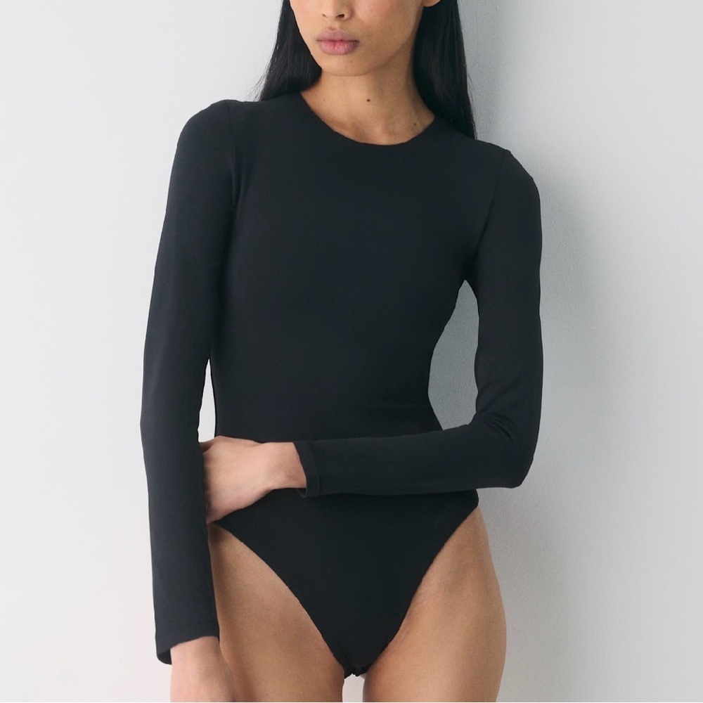 Aritzia Babaton Original Contour Prosperity Crew Black Long Sleeve Bodysuit 2XS